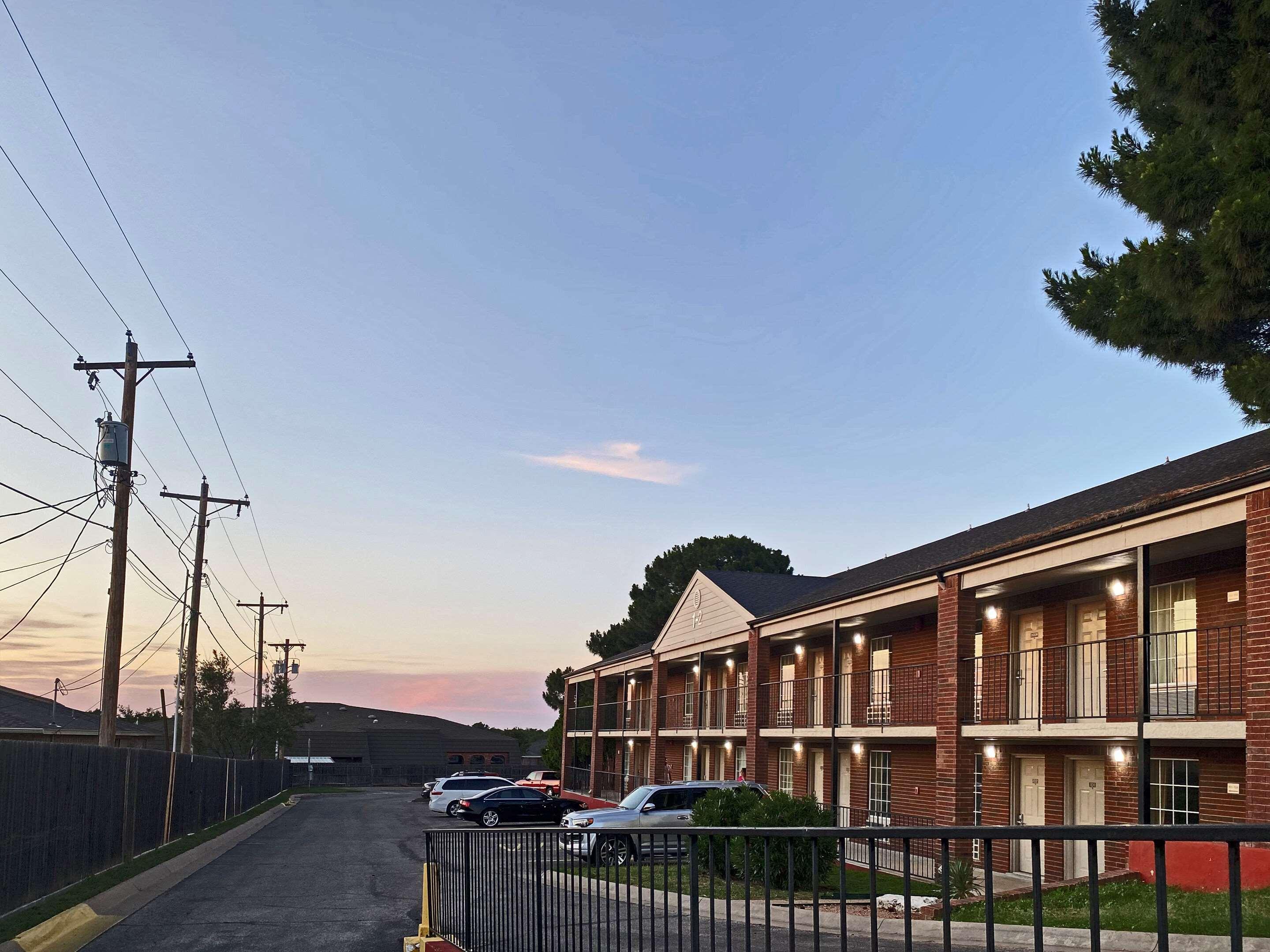 Rodeway Inn San Angelo Exterior photo